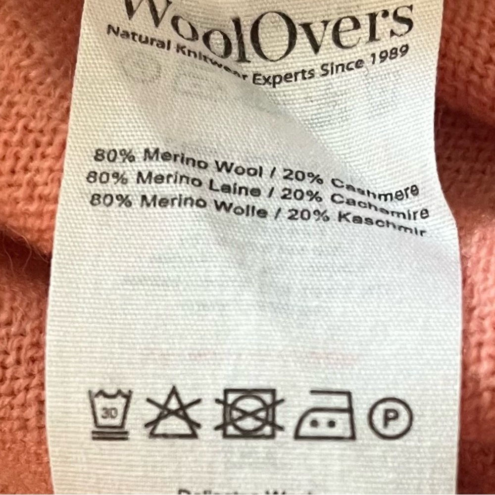 Woolovers Marino and Cashmere V-Neck Sweater - Picture 5 of 7